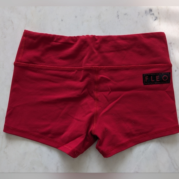 Fleo Shorts - Picture 2 of 3